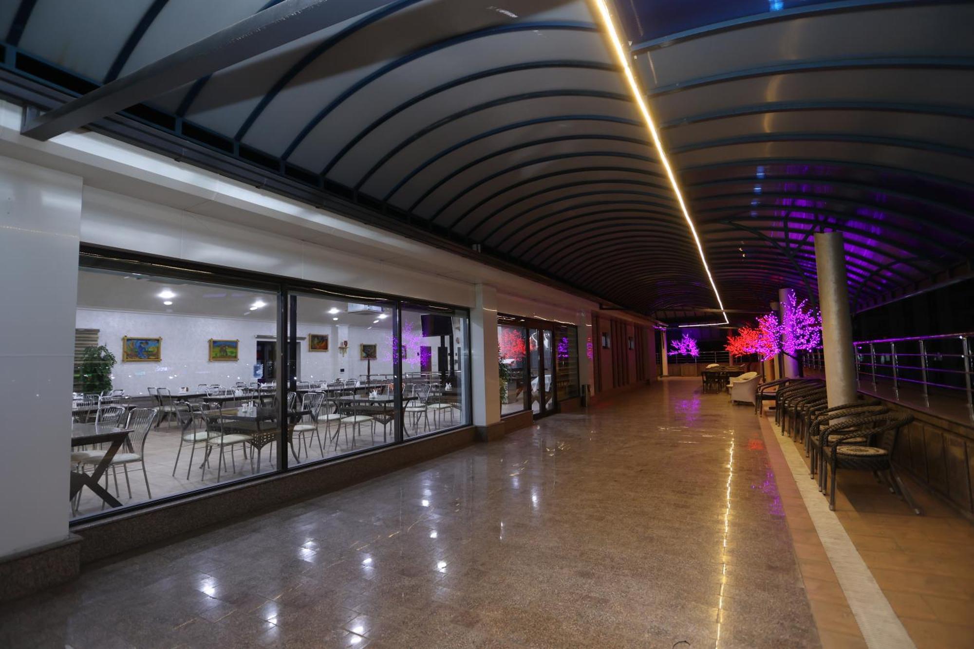Chlnor Hotel Andijon Exterior foto